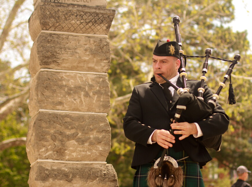 An awakening sound: bagpipes give life to a walking NWU tradition