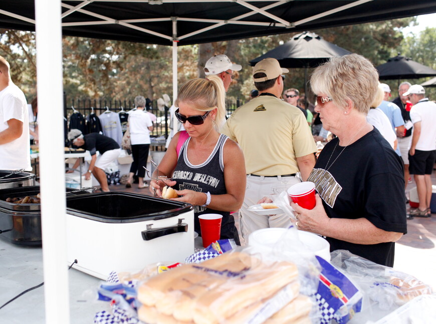 Praire Wolves fans enjoy Bostwick Park