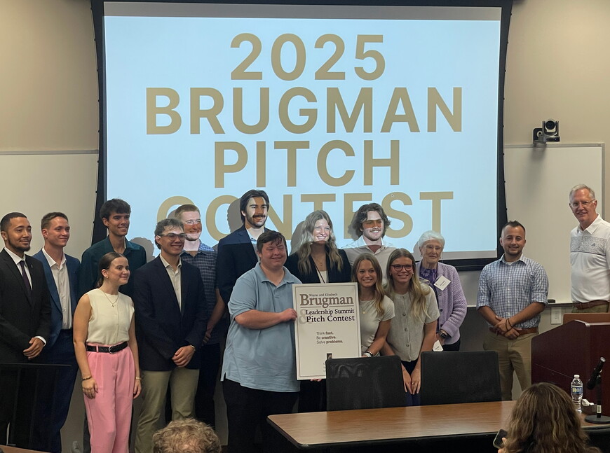 Students in quick pitch competition