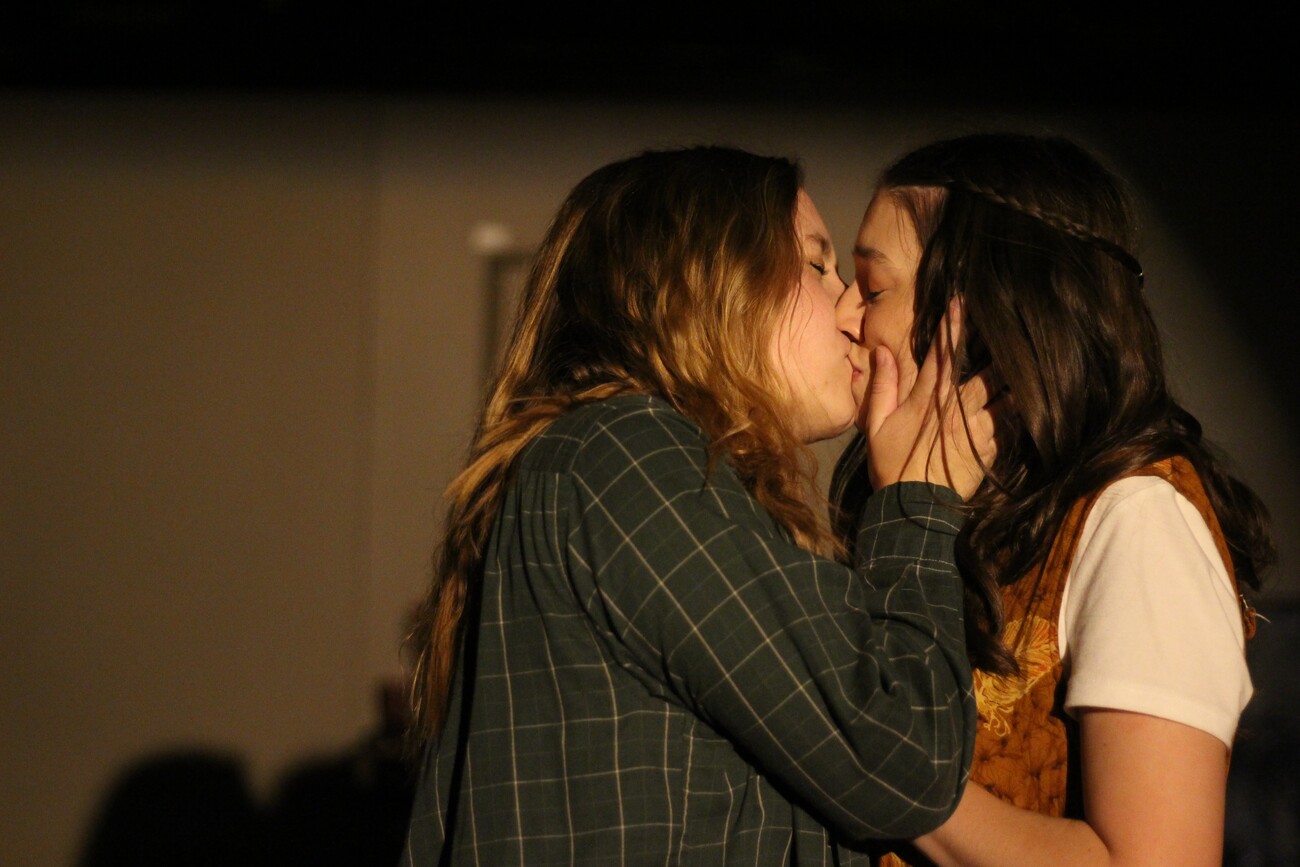 Production image 1 for Stop, Kiss