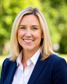 headshot of Melissa Hayes-Connolly