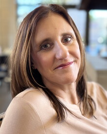 Headshot of Amy Le