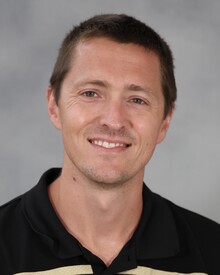 Headshot of Derrick McKenzie