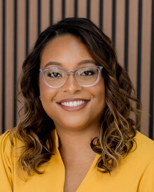 Headshot of Zoe Lewis-Monkman