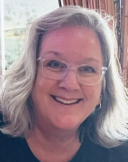 Simple Headshot of Cathy Earhart